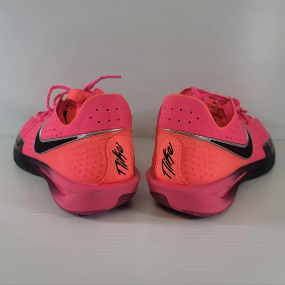Nike GT Cut 3 Hyper Pink Black Basketball Shoes Mens Size 9.5 DV2913-600